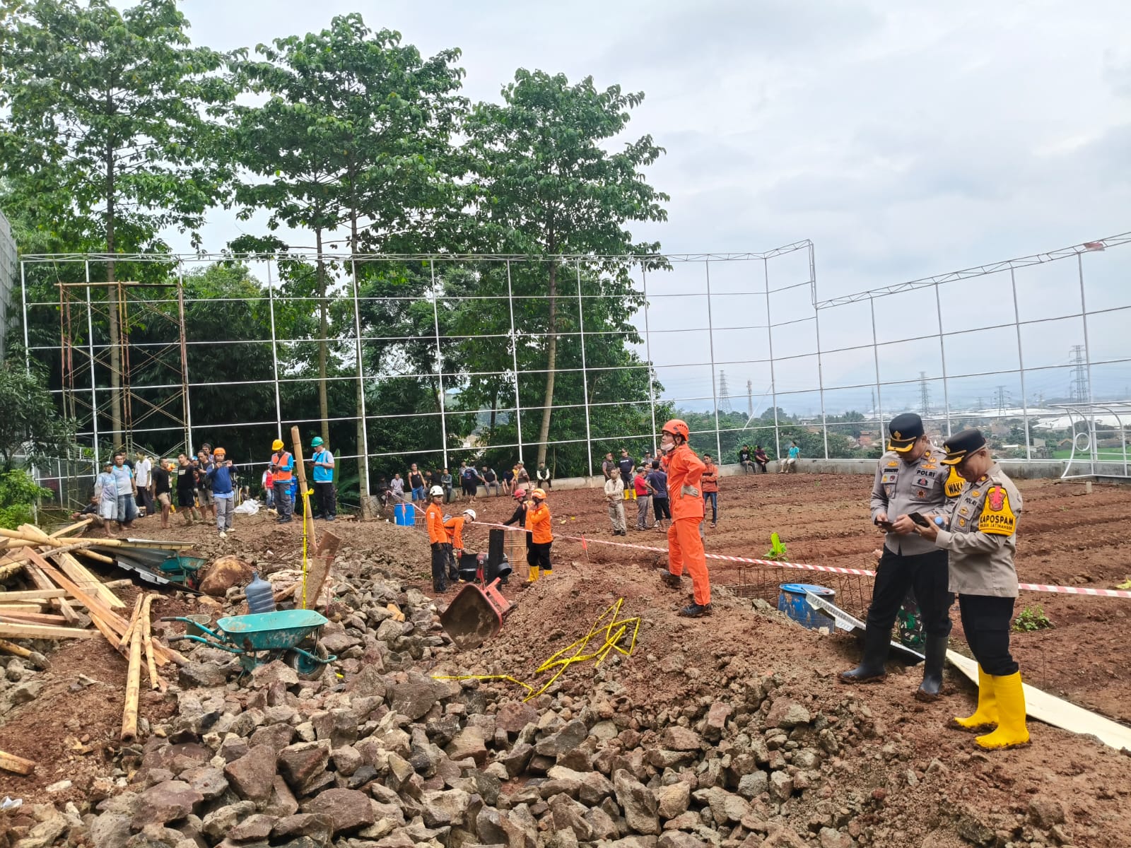 Longsor TPT Proyek Lapangan Mini Soccer Cisempur, Empat Pekerja Meninggal Dunia